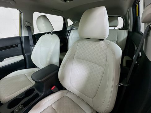 Certified 2022 Kia Seltos SX w/ Sunroof Package AWD/4WD image 21