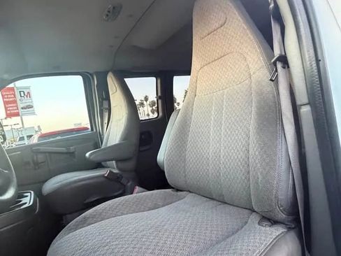 Used 2018 Chevrolet Express 3500 LT w/ LT Preferred Equipment Group RWD image 8
