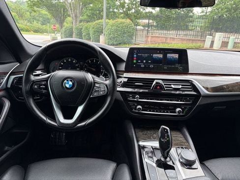 Used 2017 BMW 540i RWD image 17