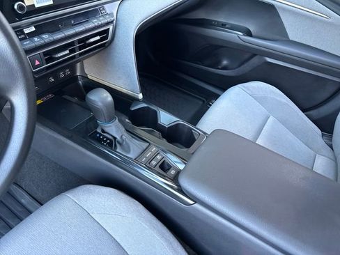 Used 2025 Toyota Camry LE w/ Convenience Package image 22