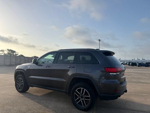 Used 2021 Jeep Grand Cherokee Trailhawk w/ Trailhawk Luxury Group AWD/4WD image 11