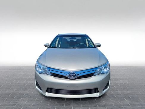 Used 2013 Toyota Camry LE FWD image 2