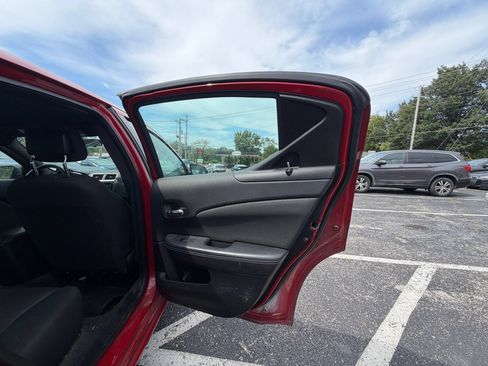 Used 2014 Dodge Avenger SE FWD image 13