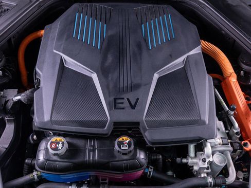 Used 2024 Genesis G80 w/ Prestige Package image 7