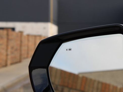 Used 2023 GMC Yukon SLT w/ SLT Premium Package image 25