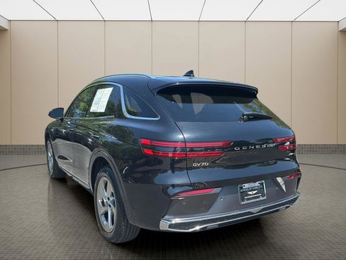 Certified 2026 Genesis GV70 2.5T AWD/4WD image 3