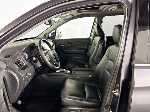 Used 2016 Honda Pilot Touring image 11
