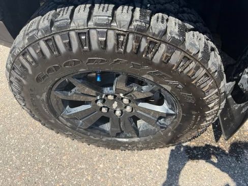 Used 2022 Chevrolet Colorado ZR2 w/ ZR2 Dusk Special Edition AWD/4WD image 12