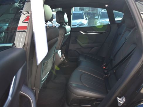 Used 2020 Maserati Levante image 20