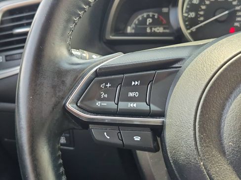 Used 2018 MAZDA MAZDA3 Touring FWD image 17