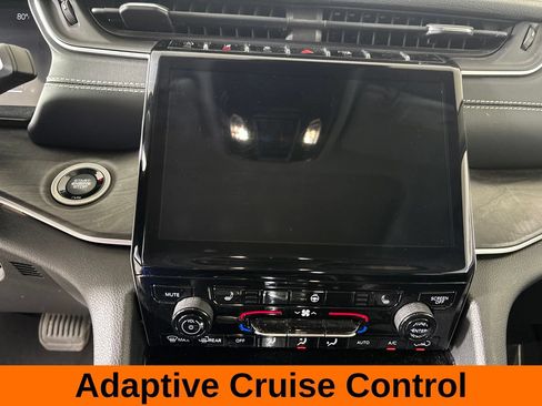 Used 2023 Jeep Grand Cherokee Limited AWD/4WD image 19