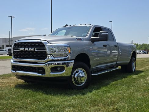 Used 2024 RAM 3500 Big Horn AWD/4WD image 1