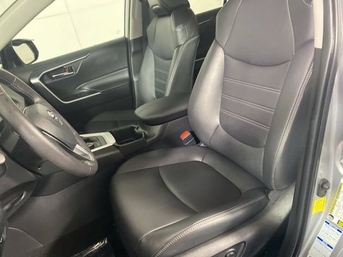Used 2022 Toyota RAV4 XLE Premium AWD/4WD image 12