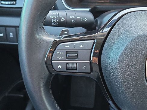 Certified 2023 Honda Pilot Touring image 29