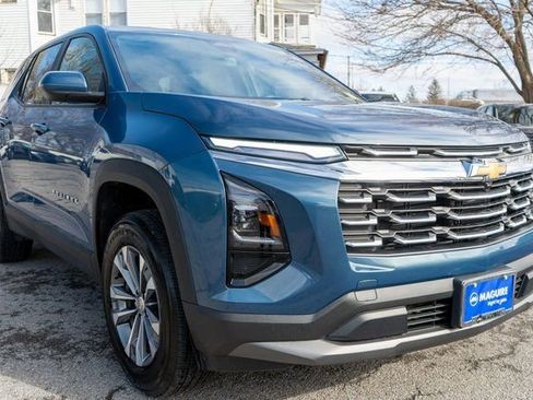 Used 2025 Chevrolet Equinox LT image 4