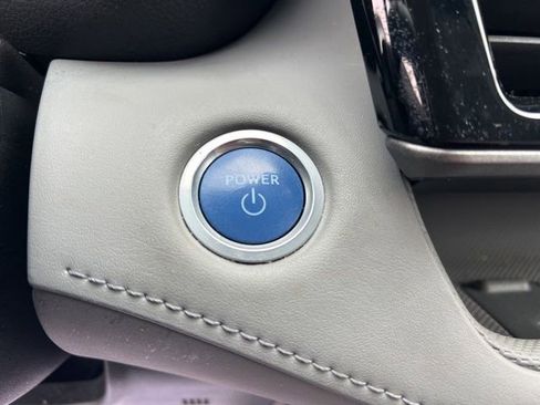 Used 2021 Toyota Highlander Limited image 17