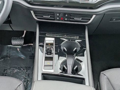 New 2026 Volkswagen Atlas SE FWD image 20