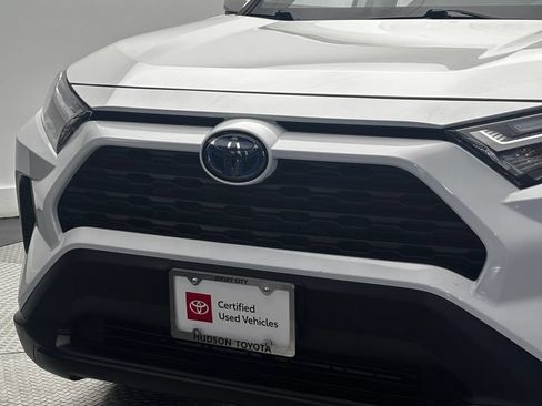 Used 2024 Toyota RAV4 XLE AWD/4WD image 2