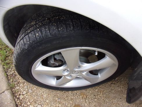 Used 2005 MAZDA MAZDA6 i w/ Convenience Pkg FWD image 4