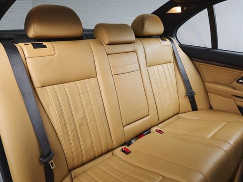 Used 2003 BMW M5 RWD image 54