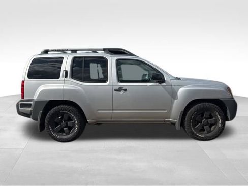 Used 2010 Nissan Xterra S image 2