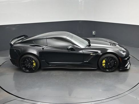 Used 2015 Chevrolet Corvette Z06 w/ 3LZ Preferred Equipment Group RWD image 13