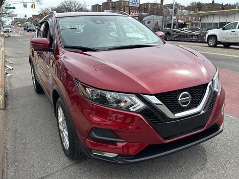 Used 2020 Nissan Rogue Sport SV w/ Technology Package image 2