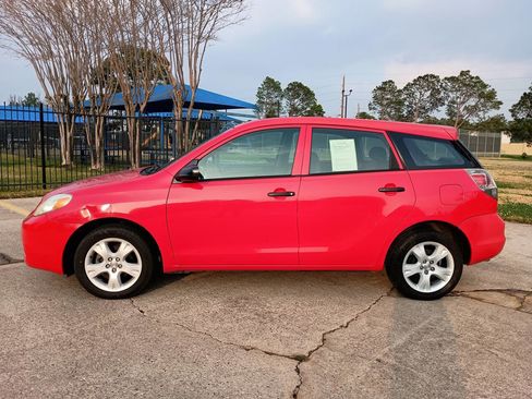 Used 2005 Toyota Matrix image 2