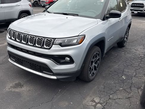 Used 2024 Jeep Compass Limited image 2