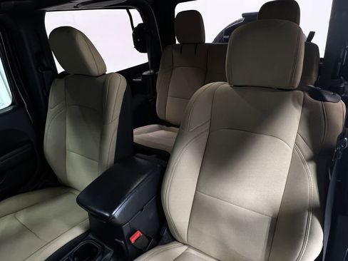 Used 2020 Jeep Wrangler Sport image 14