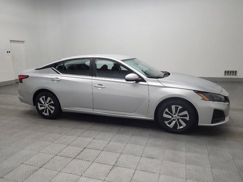 Used 2023 Nissan Altima 2.5 S FWD image 11