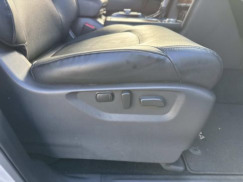 Used 2024 Nissan Armada SL image 14