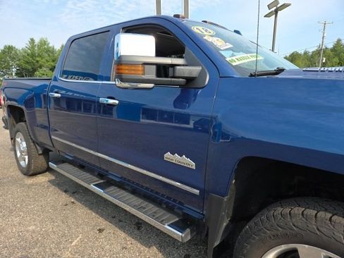 Used 2018 Chevrolet Silverado 2500 High Country AWD/4WD image 39