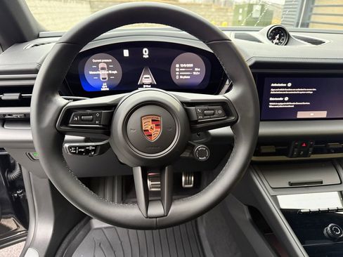 New 2025 Porsche Macan 4S Electric image 15