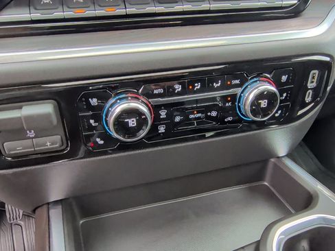 New 2026 GMC Sierra 1500 SLT image 30