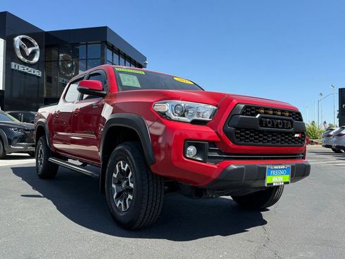 Used 2017 Toyota Tacoma TRD Off-Road AWD/4WD image 2
