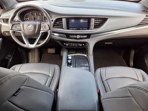Used 2023 Buick Enclave Essence image 10