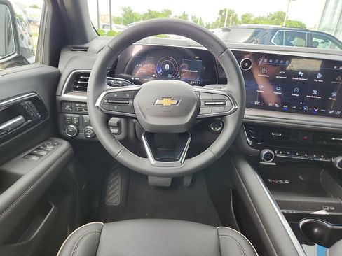 New 2026 Chevrolet Suburban Premier w/ Sun And Tow Package AWD/4WD image 15