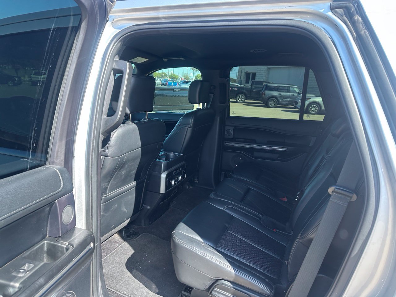 Used 2019 Ford Expedition XLT w/ Equipment Group 202A RWD image 14