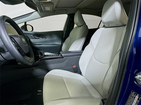 Used 2023 Toyota Prius XLE image 11