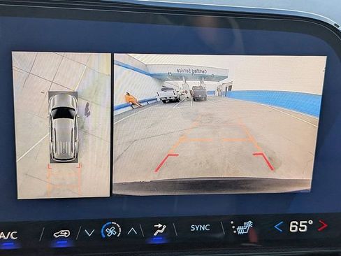 New 2026 Chevrolet Traverse Z71 w/ Enhanced Driving Package AWD/4WD image 23