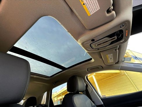 Used 2021 Audi e-tron Premium Plus w/ Premium Plus Package image 15