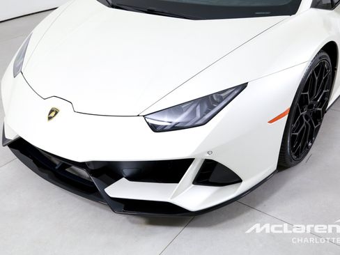 Used 2022 Lamborghini Huracan EVO AWD/4WD image 27