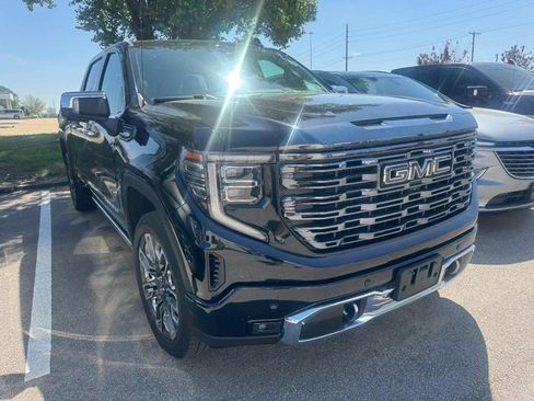 Used 2023 GMC Sierra 1500 Denali Ultimate AWD/4WD image 3