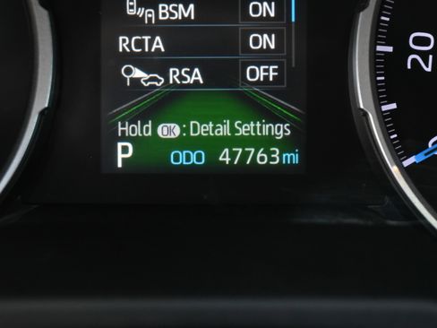 Used 2022 Toyota RAV4 XLE Premium AWD/4WD image 21
