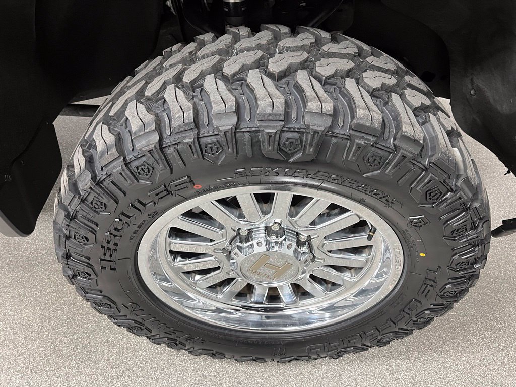 Used 2024 Chevrolet Silverado 2500 LTZ w/ LTZ Plus Package AWD/4WD image 18