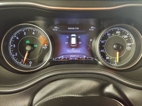 Used 2020 Jeep Cherokee Limited image 23