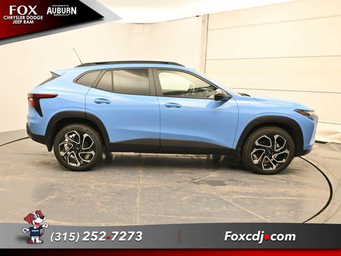 Used 2024 Chevrolet Trax RS w/ Sunroof Package image 14