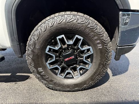 Used 2022 GMC Sierra 2500 SLE AWD/4WD image 5