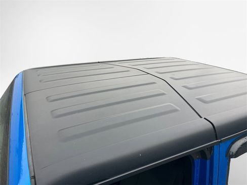 Used 2022 Jeep Gladiator Sport image 23